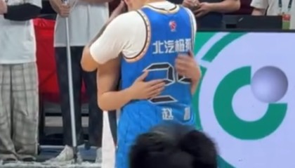 世界杯高清直播链接-徐杰决胜时刻被DNP！沮丧一幕曝光引热议 杜锋为明夏续约压价吗？